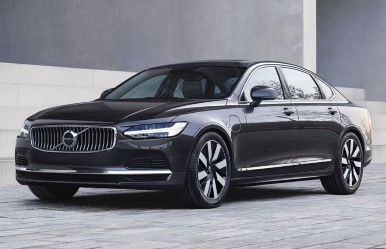 Volvo S90 luxury